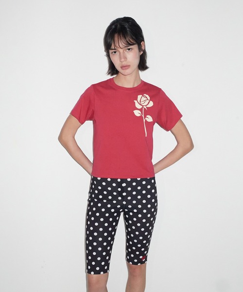 Mardi Mercredi（マルディメクルディ）の「SLIM TSHIRT UNE ROSE / スリムティーシャツ ユヌローズ（Tシャツ/カットソー・レディース・レッド・FREE）」の6枚目の写真