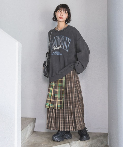 PAGEBOY（ページボーイ）の「3Dシシュウカレッジスウェット（スウェット・レディース・チャコールグレー/マスタード/オートミール/ライトブルー/イエロー/オレンジ・FREE）」の9枚目の写真