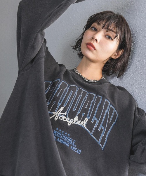 PAGEBOY（ページボーイ）の「3Dシシュウカレッジスウェット