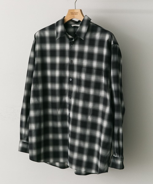URBAN RESEARCH DOORS(アーバンリサーチドアーズ)の「『吸水速乾』セオアルファオンブレチェックシャツ(シャツ/ブラウス・メンズ・ブラック系その他/グレー系その他・MEDIUM/LARGE)」の2枚目の写真