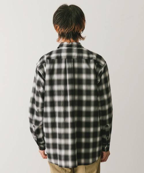 URBAN RESEARCH DOORS(アーバンリサーチドアーズ)の「『吸水速乾』セオアルファオンブレチェックシャツ(シャツ/ブラウス・メンズ・ブラック系その他/グレー系その他・MEDIUM/LARGE)」の7枚目の写真