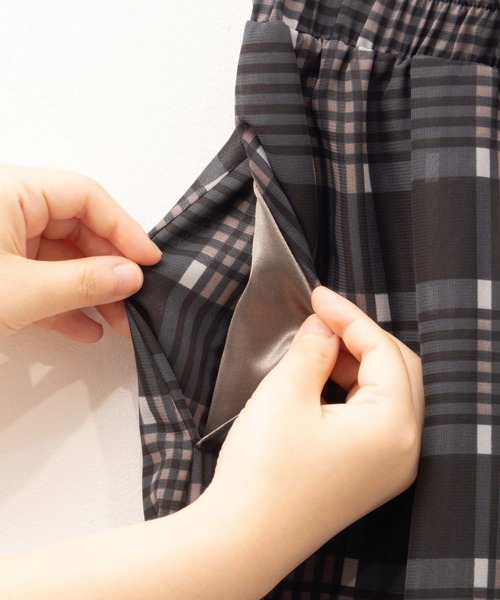 HusHusH(ハッシュアッシュ)の「HusHusH チェックプリントシフォンスカート(スカート・レディース・チャコールグレー/ベージュ・M/L)」の10枚目の写真