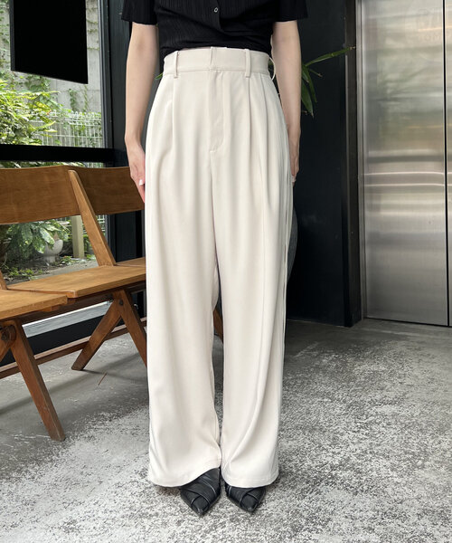 CAPRICIEUX LE'MAGE(カプリシューレマージュ)の「サイドホールラインパンツ(その他パンツ・レディース・ブラック/ホワイト系その他・38/36)」の5枚目の写真