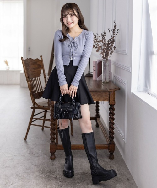 clear（クリア）の「フロントスピンドルワイドリブ長袖カットソートップス [肌見せコーデ 韓国コーデ]≪2024AW新作≫（Tシャツ/カットソー・レディース・チャコールグレー/ブラック/オフホワイト/カーキ/ブルーグレー・F）」の19枚目の写真