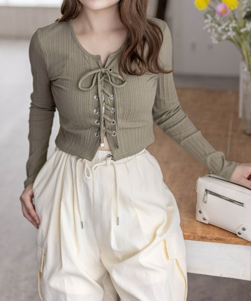 clear（クリア）の「フロントスピンドルワイドリブ長袖カットソートップス [肌見せコーデ 韓国コーデ]≪2024AW新作≫（Tシャツ/カットソー・レディース・チャコールグレー/ブラック/オフホワイト/カーキ/ブルーグレー・F）」の20枚目の写真