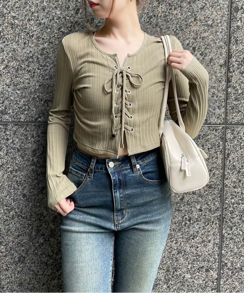 clear（クリア）の「フロントスピンドルワイドリブ長袖カットソートップス [肌見せコーデ 韓国コーデ]≪2024AW新作≫（Tシャツ/カットソー・レディース・チャコールグレー/ブラック/オフホワイト/カーキ/ブルーグレー・F）」の8枚目の写真