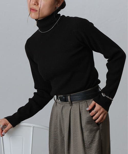 COLONY 2139（コロニートゥーワンスリーナイン）の「抗ピルPBTリブタートルニット（ニット/セーター・レディース・オフホワイト/グレー/ブラック/ホワイト/レッド・FREE）」の3枚目の写真