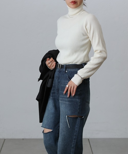 COLONY 2139（コロニートゥーワンスリーナイン）の「抗ピルPBTリブタートルニット（ニット/セーター・レディース・オフホワイト/グレー/ブラック/ホワイト/レッド・FREE）」の16枚目の写真