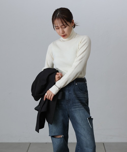 COLONY 2139（コロニートゥーワンスリーナイン）の「抗ピルPBTリブタートルニット（ニット/セーター・レディース・オフホワイト/グレー/ブラック/ホワイト/レッド・FREE）」の17枚目の写真