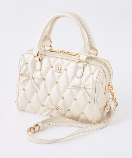 one after another NICE CLAUP（ワンアフターアナザーナイスクラップ）の「リボンビジュー付きキルティングボストンバッグ（ボストンバッグ・レディース・アイボリー/ブラック/サックスブルー・FREE）」の15枚目の写真