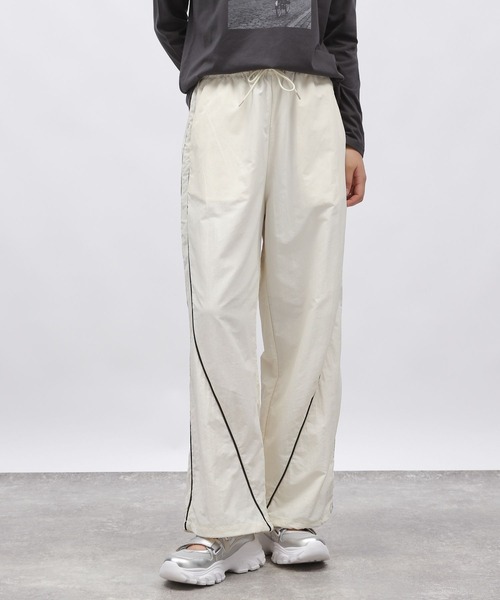 LAKOLE(ラコレ)の「コードライントラックパンツ/143838(その他パンツ・レディース・グレー/ブラック/アイボリー・FREE)」の16枚目の写真