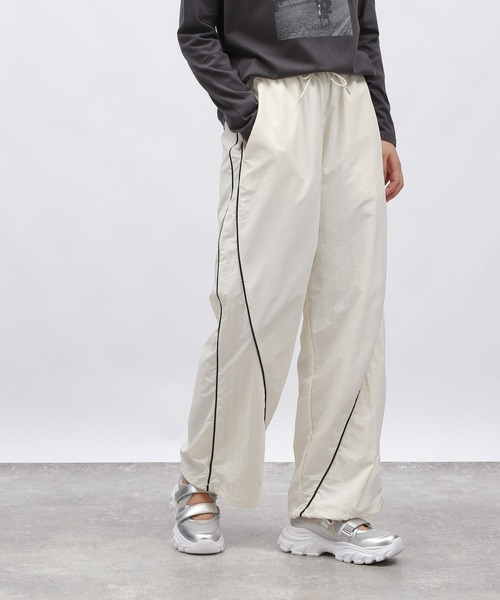 LAKOLE(ラコレ)の「コードライントラックパンツ/143838(その他パンツ・レディース・グレー/ブラック/アイボリー・FREE)」の14枚目の写真