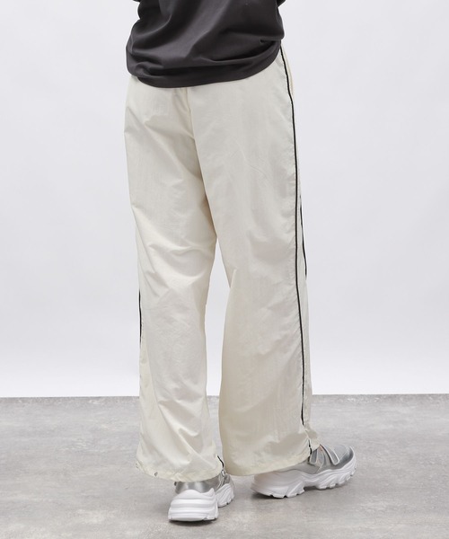 LAKOLE(ラコレ)の「コードライントラックパンツ/143838(その他パンツ・レディース・グレー/ブラック/アイボリー・FREE)」の13枚目の写真