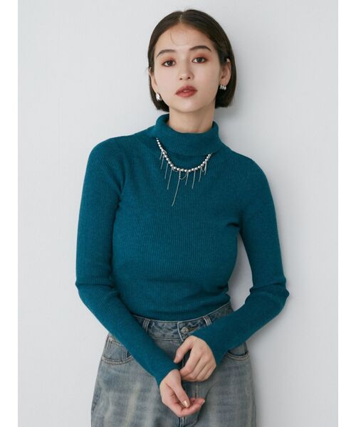 MURUA(ムルーア)の「ルーズネックミニマルタートル(ニット/セーター・レディース・ブラック/アイボリー/ブラウン/ブルー・FREE)」の4枚目の写真
