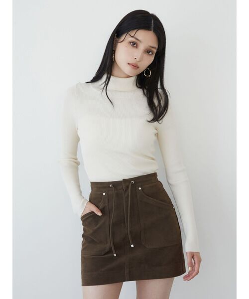 MURUA(ムルーア)の「ルーズネックミニマルタートル(ニット/セーター・レディース・ブラック/アイボリー/ブラウン/ブルー・FREE)」の2枚目の写真
