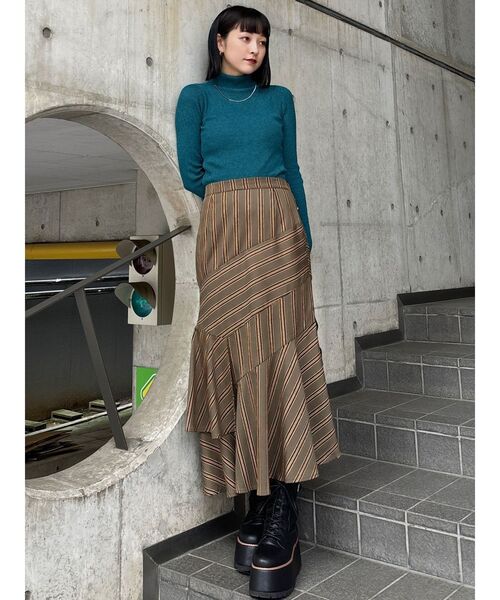 MURUA(ムルーア)の「ルーズネックミニマルタートル(ニット/セーター・レディース・ブラック/アイボリー/ブラウン/ブルー・FREE)」の16枚目の写真