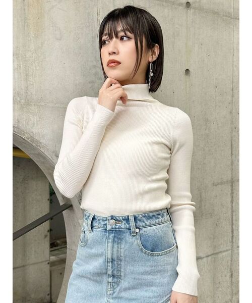MURUA(ムルーア)の「ルーズネックミニマルタートル(ニット/セーター・レディース・ブラック/アイボリー/ブラウン/ブルー・FREE)」の22枚目の写真