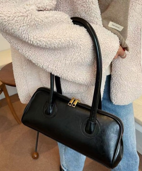 folka（フォルカ）の「3-11E106 横長　レトロ　長め　ショルダーバッグ ブラック　キャメル（ショルダーバッグ・レディース・キャメル/ブラック・ONESIZE）」の8枚目の写真