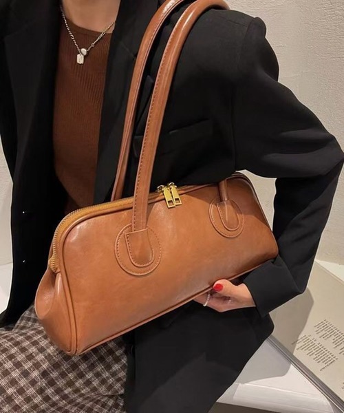 folka（フォルカ）の「3-11E106 横長　レトロ　長め　ショルダーバッグ ブラック　キャメル（ショルダーバッグ・レディース・キャメル/ブラック・ONESIZE）」の4枚目の写真