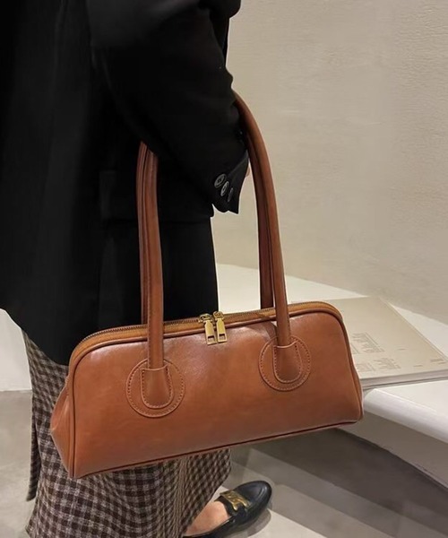 folka（フォルカ）の「3-11E106 横長　レトロ　長め　ショルダーバッグ ブラック　キャメル（ショルダーバッグ・レディース・キャメル/ブラック・ONESIZE）」の5枚目の写真