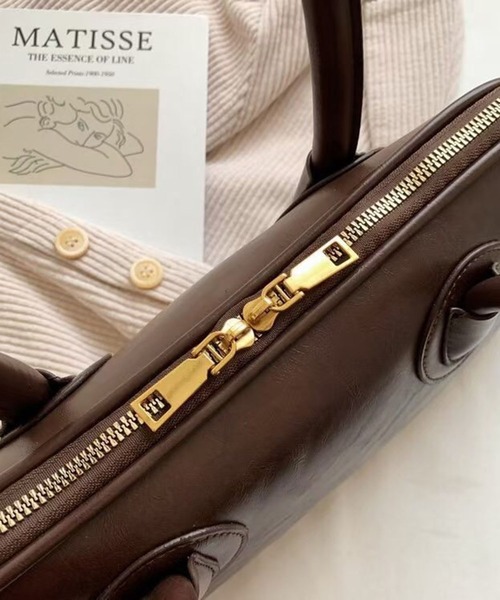 folka（フォルカ）の「3-11E106 横長　レトロ　長め　ショルダーバッグ ブラック　キャメル（ショルダーバッグ・レディース・キャメル/ブラック・ONESIZE）」の12枚目の写真