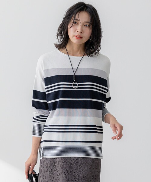 23区 L(ニジュウサンクオオキイサイズ)の「【洗える】コットンポリエステルストレッチ オーバーサイズ ニット(ニット/セーター・レディース・ベージュ系/レッド系/ライトグリーン系/ネイビー系1/ライトグリーン系1/ブラック系1・46/44)」の5枚目の写真