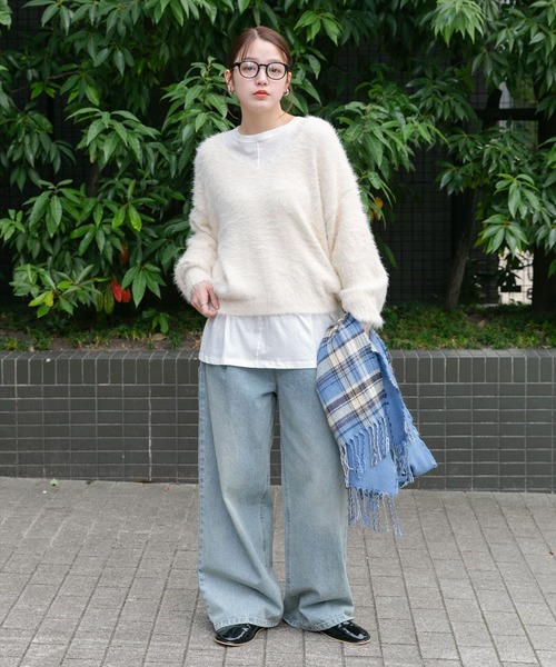 KBF（ケイビーエフ）の「シャギーVネックニット（ニット/セーター・レディース・アイボリー/ピンク/ダークブラウン・ONE）」の7枚目の写真