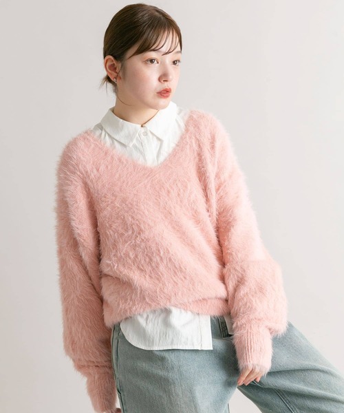 KBF（ケイビーエフ）の「シャギーVネックニット（ニット/セーター・レディース・アイボリー/ピンク/ダークブラウン・ONE）」の17枚目の写真