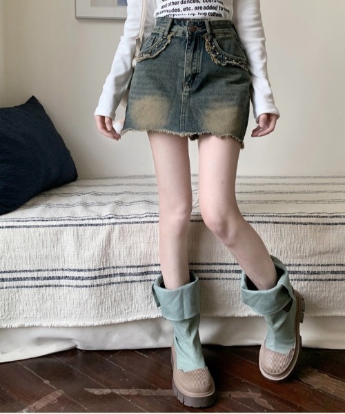 .KOM（ドットコム）の「『.KOM/ドットケーオーエム』ダメージデニムスカート【Y】【CN】（デニムスカート・レディース・インディゴブルー・M/S）」の5枚目の写真