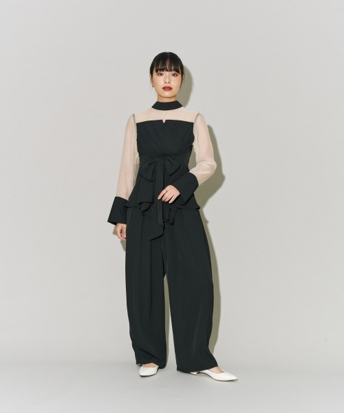 terrace（テラス）の「【セットアップ】オーガンジードッキングカシュクールBL＋タックカーブパンツ（パンツドレス・レディース・ブラック×ブラック/グレイッシュベージュ/ブラック×ホワイト/チャコール・MEDIUM）」の6枚目の写真
