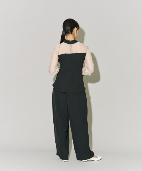 terrace（テラス）の「【セットアップ】オーガンジードッキングカシュクールBL＋タックカーブパンツ（パンツドレス・レディース・ブラック×ブラック/グレイッシュベージュ/ブラック×ホワイト/チャコール・MEDIUM）」の8枚目の写真