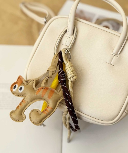 NOLITA LABORATORY(ノリータラボラトリー)の「【 NOLITA / ノリータ 】バッグチャーム カラビナ ネコ ロープストラップ キーリング キーホルダー ブラック ブラウン ベージュ 猫 マスコット(チャーム・レディース・ブラック/ベージュ/ブラウン・FREE)」の6枚目の写真