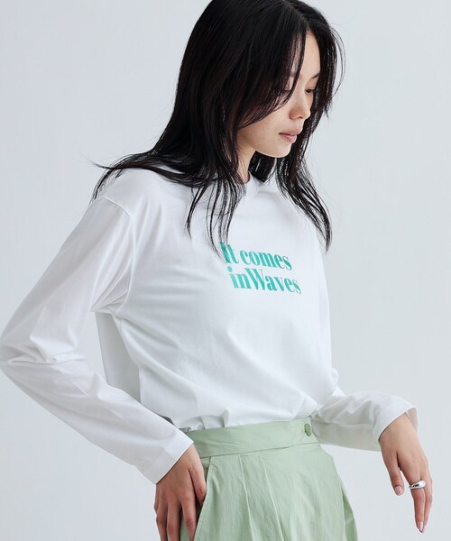 GALLEST（ギャレスト）の「メタリックロゴロングスリーブTシャツ（Tシャツ/カットソー・レディース・ホワイト/ライトグリーン/ブラウン系その他・38）」の4枚目の写真