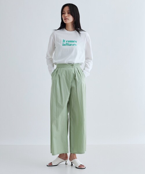 GALLEST（ギャレスト）の「メタリックロゴロングスリーブTシャツ（Tシャツ/カットソー・レディース・ホワイト/ライトグリーン/ブラウン系その他・38）」の5枚目の写真