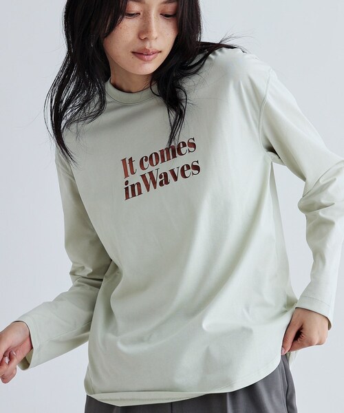 GALLEST（ギャレスト）の「メタリックロゴロングスリーブTシャツ（Tシャツ/カットソー・レディース・ホワイト/ライトグリーン/ブラウン系その他・38）」の8枚目の写真