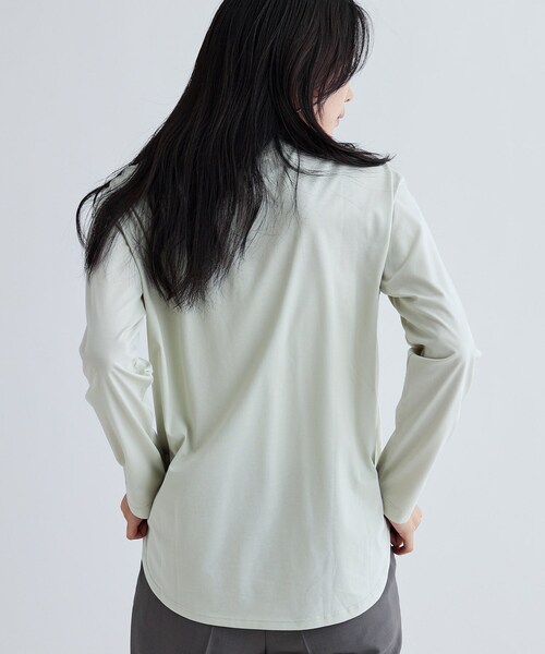 GALLEST（ギャレスト）の「メタリックロゴロングスリーブTシャツ（Tシャツ/カットソー・レディース・ホワイト/ライトグリーン/ブラウン系その他・38）」の9枚目の写真