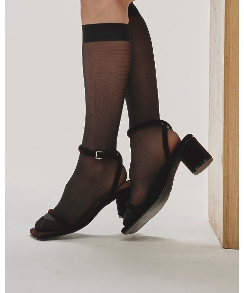 TODAYFUL（トゥデイフル）の「Belt Velour Sandals（サンダル・レディース・ダークブラウン/ブルー系その他・36inch/37inch/38inch）」の7枚目の写真