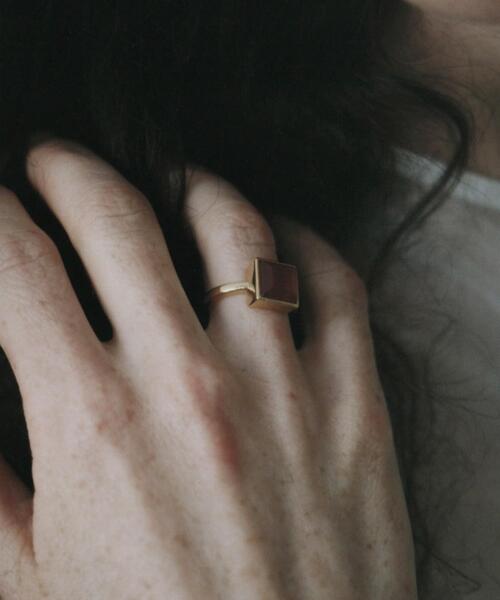 SMELLY（スメリー）の「SMELLY so’　square carnelian ring（リング・レディース・ゴールド系その他・11）」の2枚目の写真