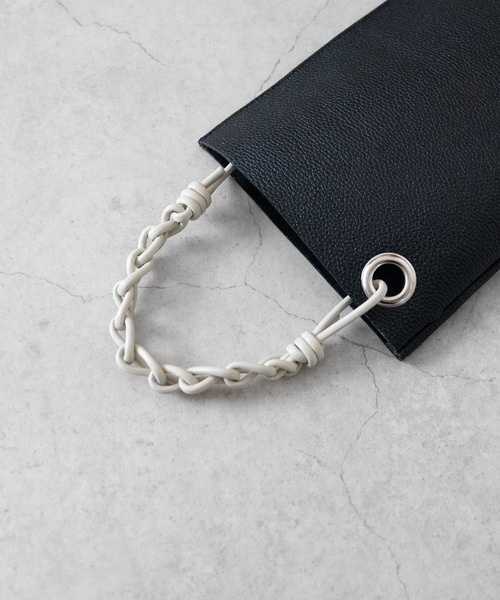 WALK IN CLOSET(ウォークインクローゼット)の「【 SENTI 】SHRINK LEATHER CHAIN HANDLE MINI BAG シュリンクレザー チェーンハンドルミニバッグ(ショルダーバッグ・メンズ・ブラック系その他/ブラック/アイボリー・FREE)」の12枚目の写真