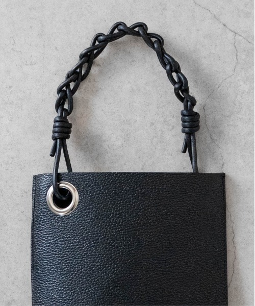 WALK IN CLOSET(ウォークインクローゼット)の「【 SENTI 】SHRINK LEATHER CHAIN HANDLE MINI BAG シュリンクレザー チェーンハンドルミニバッグ(ショルダーバッグ・メンズ・ブラック系その他/ブラック/アイボリー・FREE)」の19枚目の写真