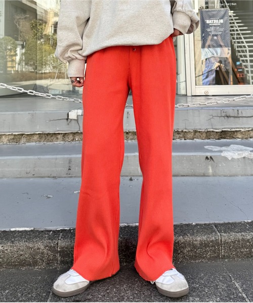 CIAOPANIC TYPY(チャオパニックティピー)の「【マイナス3キロ見え/低身長・高身長対応/サイズ展開あり】すっきりシルエットリブパンツ(その他パンツ・レディース・レッド/ブラック/グレー系その他/アイボリー/イエロー系その他/ネイビー/ブラウン/ホワイト/ブルー/グレー/カーキ・SMALL/MEDIUM/LARGE)」の11枚目の写真