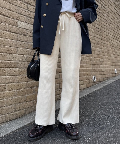 CIAOPANIC TYPY(チャオパニックティピー)の「【マイナス3キロ見え/低身長・高身長対応/サイズ展開あり】すっきりシルエットリブパンツ(その他パンツ・レディース・レッド/ブラック/グレー系その他/アイボリー/イエロー系その他/ネイビー/ブラウン/ホワイト/ブルー/グレー/カーキ・SMALL/MEDIUM/LARGE)」の2枚目の写真