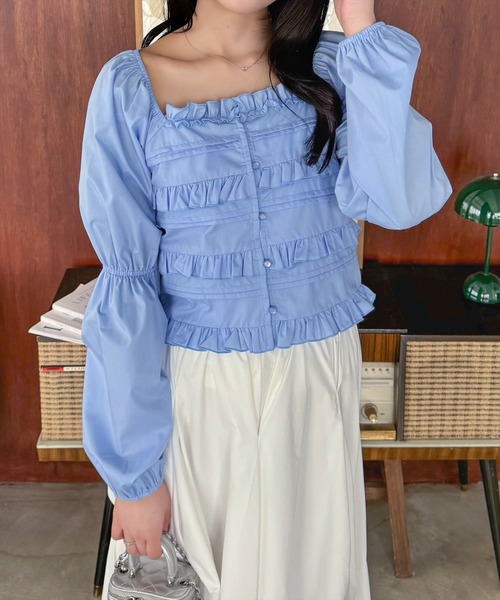 clear（クリア）の「フロントフリルスクエアネックブラウス[着回し力万能 大人綺麗目]（シャツ/ブラウス・レディース・サックスブルー/オフホワイト/ブラック・F）」の3枚目の写真