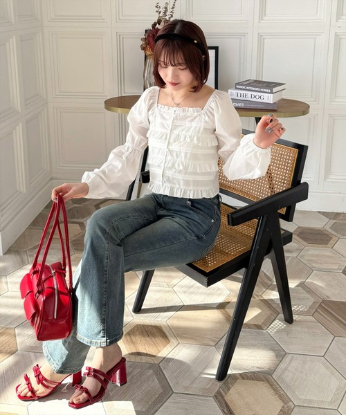 clear（クリア）の「フロントフリルスクエアネックブラウス[着回し力万能 大人綺麗目]（シャツ/ブラウス・レディース・サックスブルー/オフホワイト/ブラック・F）」の7枚目の写真