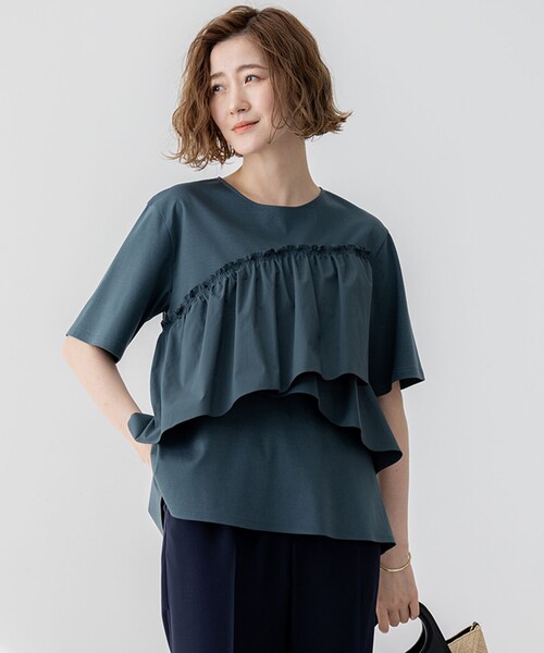 23区 S（ニジュウサンクチイサイサイズ）の「【汗じみ防止/洗える】ランダムフリルジャージー ドッキング カットソー（Tシャツ/カットソー・レディース・ホワイト系/ブラック系/ダークグリーン系/グレー系・32）」の2枚目の写真