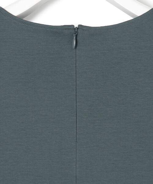 23区 S（ニジュウサンクチイサイサイズ）の「【汗じみ防止/洗える】ランダムフリルジャージー ドッキング カットソー（Tシャツ/カットソー・レディース・ホワイト系/ブラック系/ダークグリーン系/グレー系・32）」の9枚目の写真