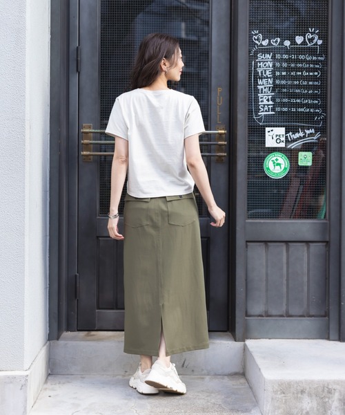 UNDOVE(アンドゥーブ)の「〈UNDOVE〉【コットン/天然素材/敏感肌/肌に優しい/ロゴ/デザインTシャツ/立体ロゴ/短め丈/サマーTシャツ/ロゴT/白T/カジュアルTシャツ】綿100%ツイードロゴショート丈Tシャツ(Tシャツ/カットソー・レディース・ホワイト系その他/チャコール・MEDIUM/X-LARGE/LARGE)」の11枚目の写真