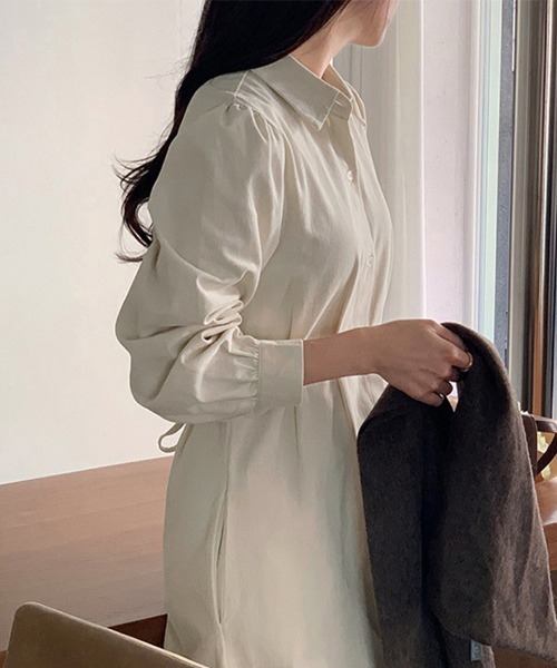 Doux Belle(ドゥーベル)の「フレアロングシャツワンピース(シャツワンピース・レディース・ベージュ/ネイビー/ライトベージュ・MEDIUM)」の6枚目の写真