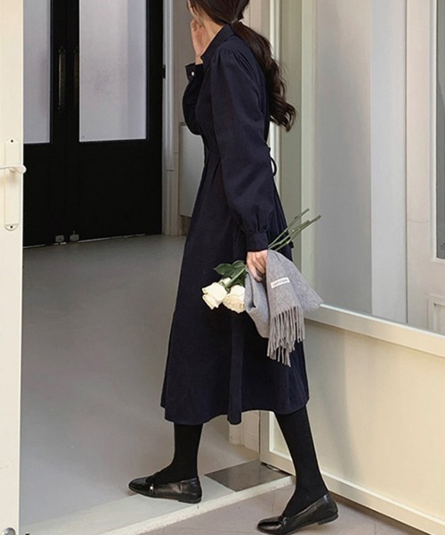 Doux Belle(ドゥーベル)の「フレアロングシャツワンピース(シャツワンピース・レディース・ベージュ/ネイビー/ライトベージュ・MEDIUM)」の16枚目の写真