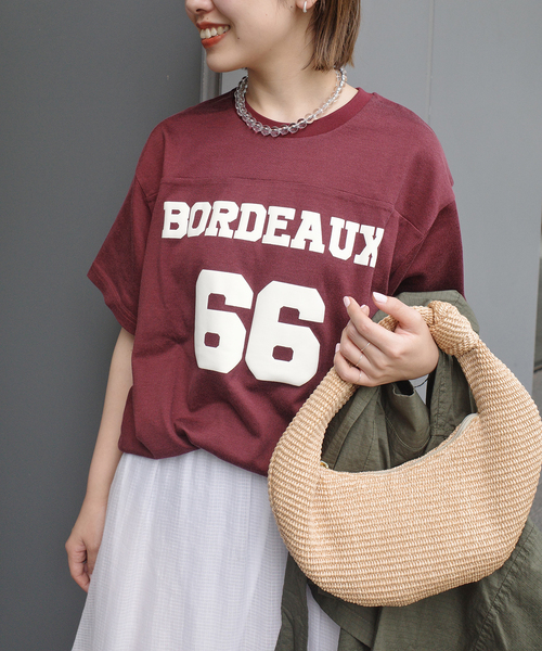 VOTE MAKE NEW CLOTHES(ボートメイクニュークローズ)の「VOTE MAKE NEW CLOTHES FOOTBALL T SHIRT 25SSVMVC-005CS(Tシャツ/カットソー・レディース・ボルドー/グリーン・FREE)」の15枚目の写真